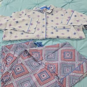 NWOT-VS Colorful Geometric Pajama Set